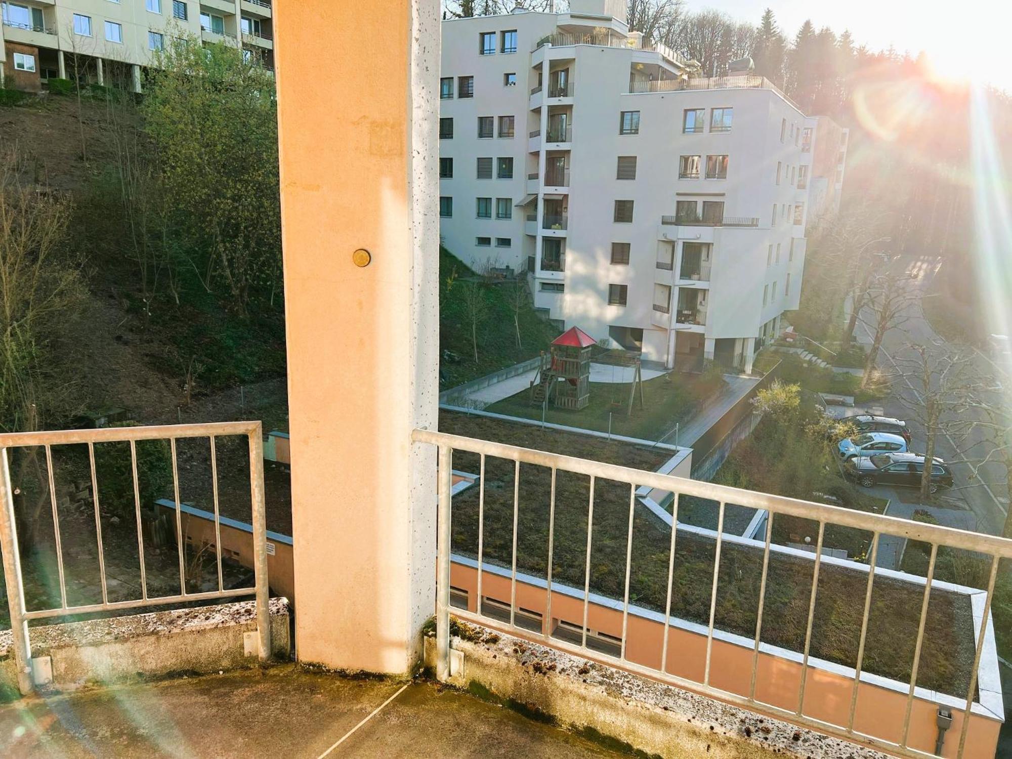 Huge Apartments, Multiple Bedrooms With Balcony In Center - Self Checkin Apartment *