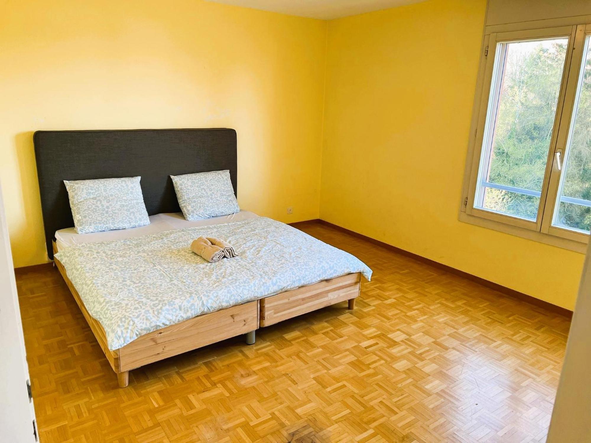 Huge Apartments, Multiple Bedrooms With Balcony In Center - Self Checkin Appartamento *
