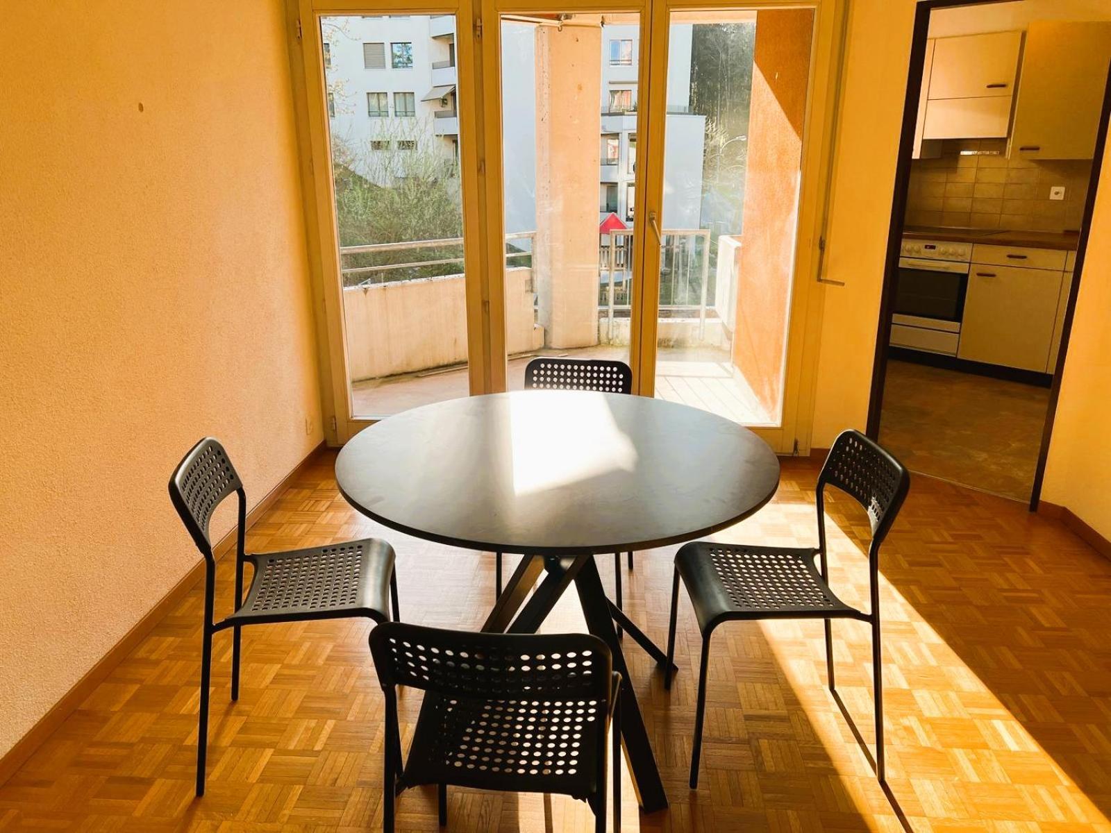 Huge Apartments, Multiple Bedrooms With Balcony In Center - Self Checkin Appartamento